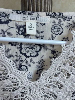 Miami Boho Lace-Trim Floral Peasant Top in Navy & Cream - Size: small thumbnail 3