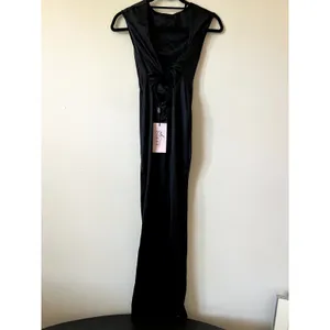 Oh Polly Hivera Satin Boat-Neck Twist-Back Maxi Dress in Black Size XS New thumbnail 6