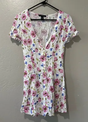 Forever 21 White Floral Short Sleeve Dress thumbnail 1