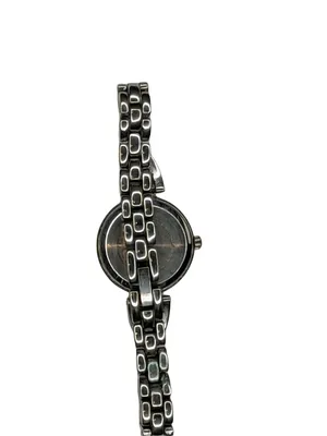 Silver Link Bracelet Womens Watch With Elegant Face & Novelty Band Design A384 thumbnail 2