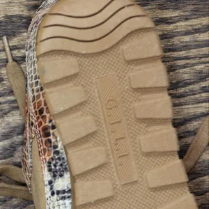 NWT G.I.L.I. Womens Snake Print Suede Low Top Sneakers Caramel Brown 6.5M thumbnail 7