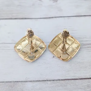 Vintage Clip On Earrings Black, Red, Gold Tone Checkered Pattern Red thumbnail 5