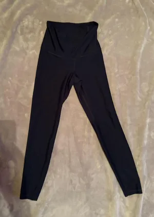 Old Navy Cropped Active Leggings thumbnail 1