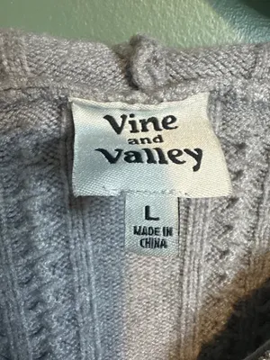 Vine and Valley Gray Cable Knit Zip Hoodie Sweater Women's L Cropped Cozy thumbnail 2