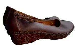 Clark’s Artisan Collection Brown Leather Mary Jane Wedge Classic Comfort thumbnail 1