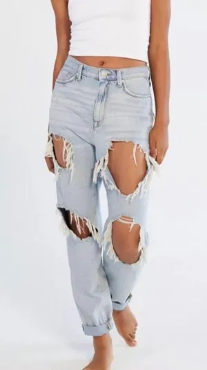 Urban Outfitters Light Wash Blue Denim BDG High-Waisted Mom Jean thumbnail 1