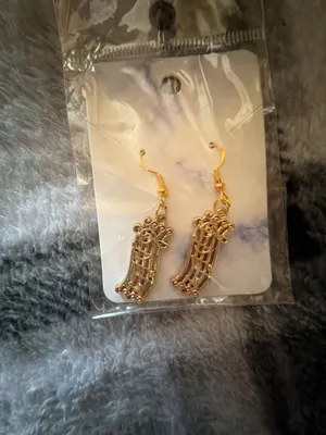 Assorted Dangle Earrings Bundle thumbnail 3