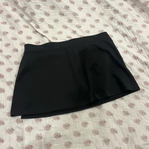 New Balance Black Skort thumbnail 2