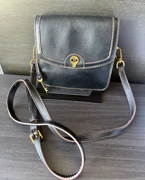 Fossil Classic Black Leather Crossbody Bag with Gold Hardware thumbnail 1