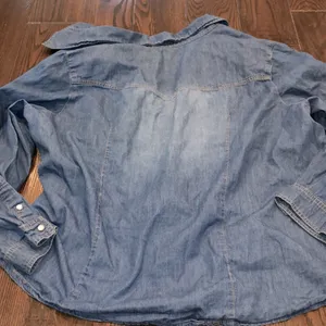 New Directions chambray snap button up shirt size large Blue Size M thumbnail 6