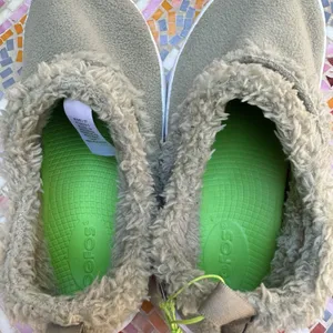 Oofos OOcoozie Womens Size 6 Shoe Slippers Comfort Fleece Recovery‎ Slip On New! thumbnail 5