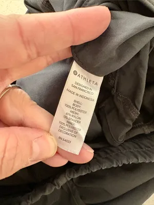 Athleta Mesh Racer Run Mid Rise 4" Short thumbnail 8