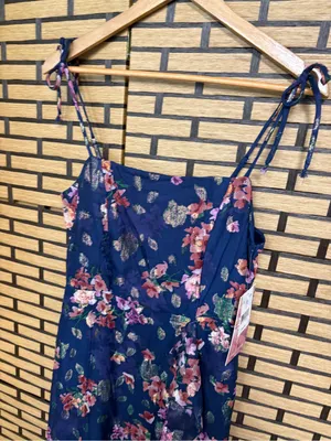 Emerald Sundae Navy Floral maxi dress size large thumbnail 2