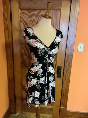 Love Fire Floral Ruched Mini Dress Black Pink Stretch Fit Flirty Date Night thumbnail 9