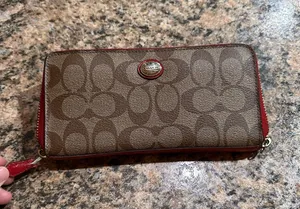 Used coach wallet  thumbnail 1