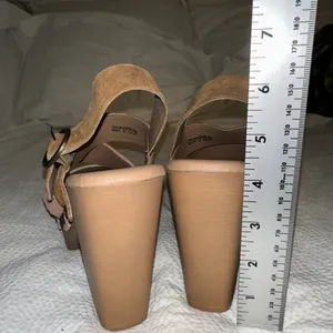 Chinese laundry Suede Sandals Sz 6 thumbnail 3