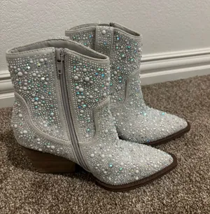 Very G Crystal-Embellished White Western Ankle Boots thumbnail 1