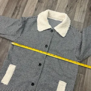 Houndstooth plaid Sherpa collar jacket black and white thumbnail 2