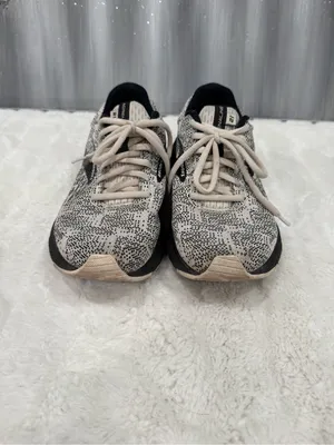 Brooks Adrenaline GTS 21 Running Shoe thumbnail 2