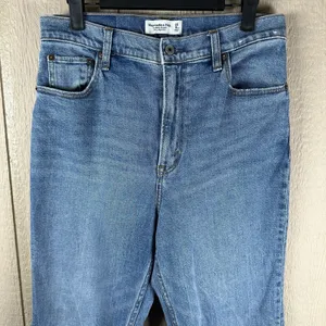 Abercrombie & Fitch Ankle Straight Ultra High Rise Jeans Size 29/8XL Medium Wash thumbnail 2