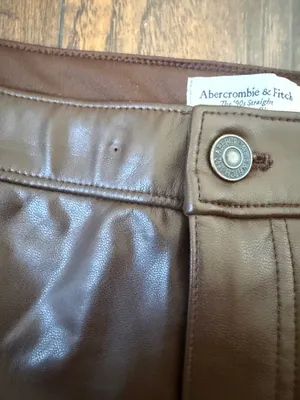 Abercrombie The 90s Straight Ultra High-Rise Brown Leather Faux Pants thumbnail 4