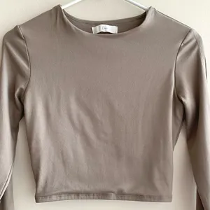 Klesis Taupe Cropped Long-Sleeve Top with Cutouts on Sleeves, Size S thumbnail 3