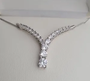 DIAMOND LUXE Sterling Silver Simulated Diamond V Shaped Journey Necklace 18" NEW thumbnail 5