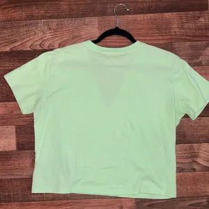 Hollister Women's Mint Green V-Neck Tee thumbnail 4