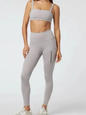 Vuori High-Rise Pocket Legging in Light Gray Size S thumbnail 3