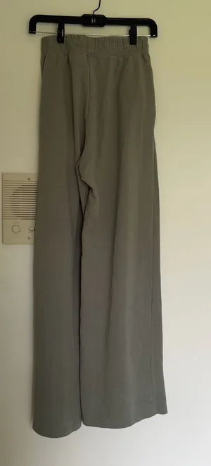 H&M Divided sage green Wide Leg Sweatpants thumbnail 1