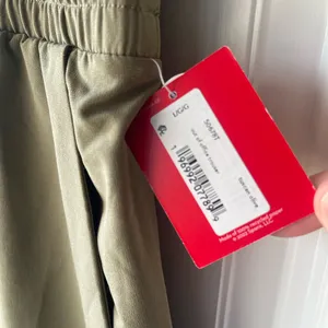 NEW Spanx Out of Office Trousers in Tuscan Olive size large TALL women jogggers thumbnail 4