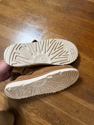 Size 6 uggs  thumbnail 2