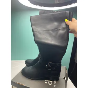 A.N.A size 9 Sleek Leather Boots for Everyday Wear New‎ thumbnail 4