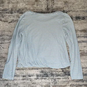 lightly worn top Blue thumbnail 2