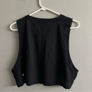 Women’s Lululemon Athletica Black Sleeveless Muscle Tank Crop Top Workout Gym thumbnail 2