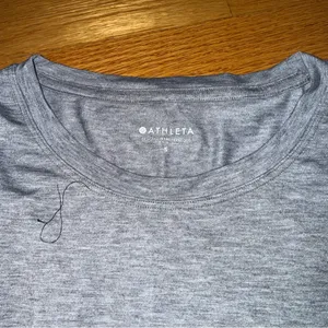 🍎Athleta Light Heather Gray Scoop Neck Tee thumbnail 2