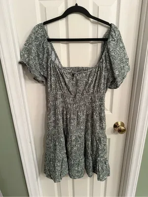 Hollister Smocked Puff Sleeve Floral Mini Dress - Sage Green thumbnail 1
