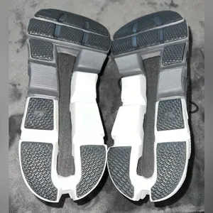 On Cloudflyer 4 Size 9.5 Men’s / 11 Women’s thumbnail 10