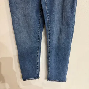 Levi’s Medium Wash Wedgie Straight Crop Jeans Sz 32 thumbnail 4