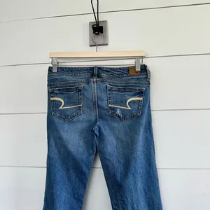 American Eagle Women’s 2 Short Slim Boot Y2K 2000s Jeans thumbnail 3