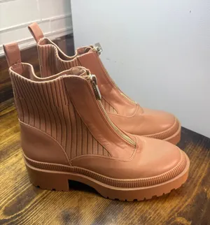 BCBGeneration Montana Tan‎ Ankle Boots Size 6.5 thumbnail 1
