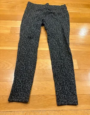 Loft women size medium Black Leopard Print Leggings thumbnail 1
