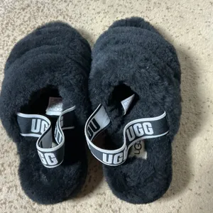 UGG Fluff Yeah Slingback Slide Sandal Womens 7 Black Sheepskin Slipper 1095119 thumbnail 3