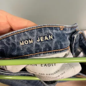 American Eagle Outfitters Light Blue Ripped Straight Leg Jeans high rise mom 4R thumbnail 7