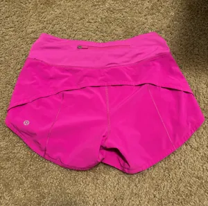 Lululemon Sonic Pink 2.5" Shorts thumbnail 2