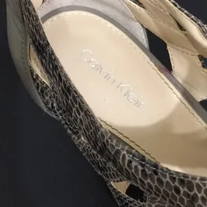 Calvin Klein Gray Python embossed heels thumbnail 7
