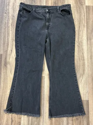 Reclaimed Vintage Black Raw Hem Flare Jeans Women’s 38 (22) thumbnail 2