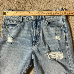 PacSun Mom Jeans Light Wash‎ Distressed High Waisted Denim Blue Size 26 thumbnail 5