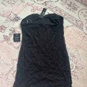 NWT Lulus Soiree Sparkles Black Beaded Strapless Mini Dress thumbnail 6