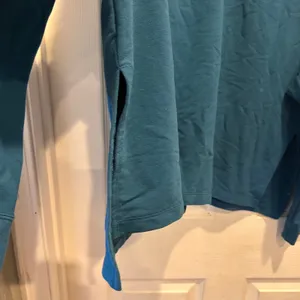 Nike Yoga Dri-FIT Wmns Large Teal Oversized Long Sleeve Top Gold Glitter Swoosh‎ thumbnail 4